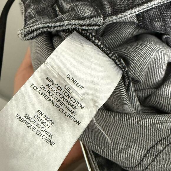 Tibi Stretch Denim Elfie Midrise Straight Leg Jean
Asymmetrical Pockets Size 25 - Picture 13 of 13